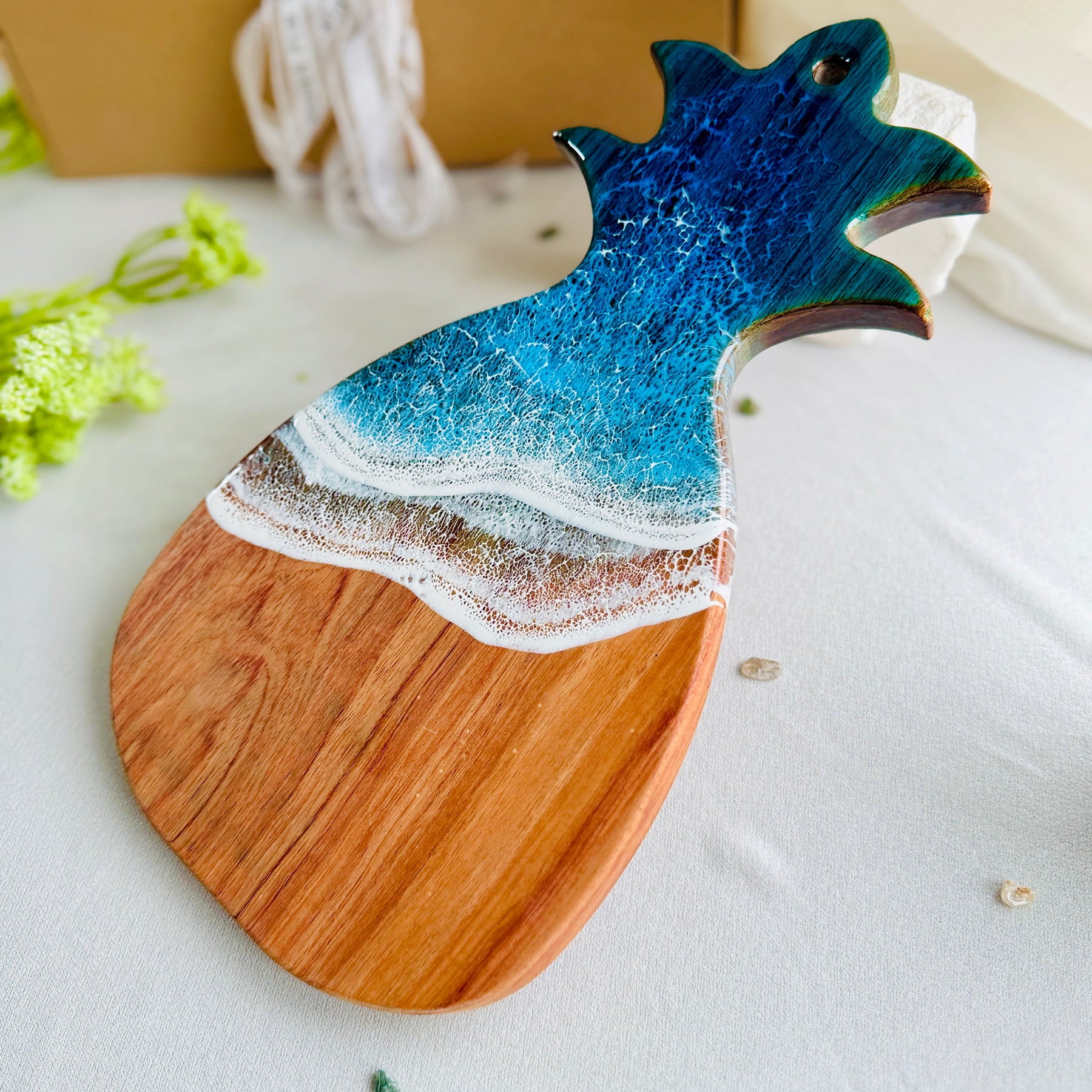 "Glow" – Ocean Resin Pineapple Board