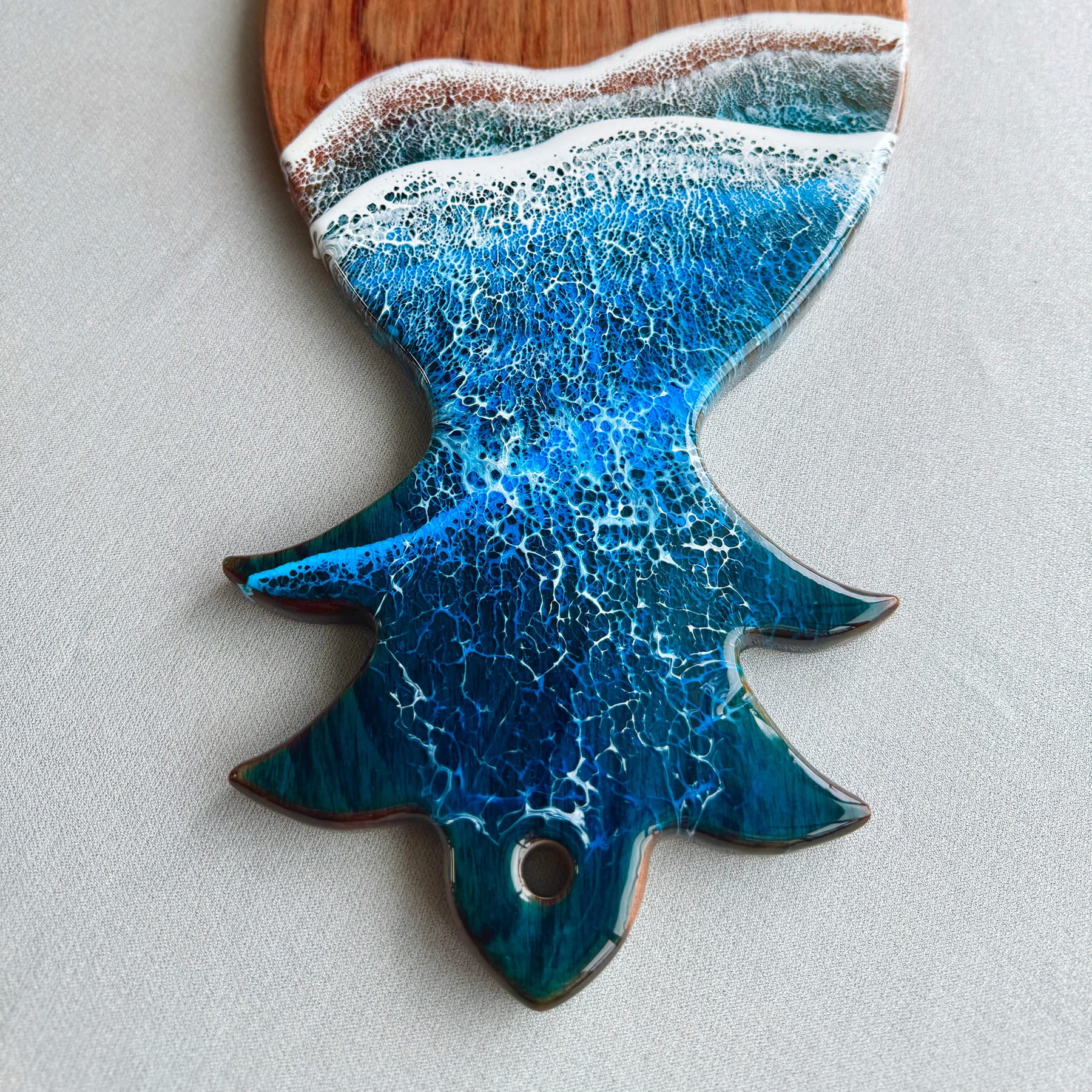 "Glow" – Ocean Resin Pineapple Board
