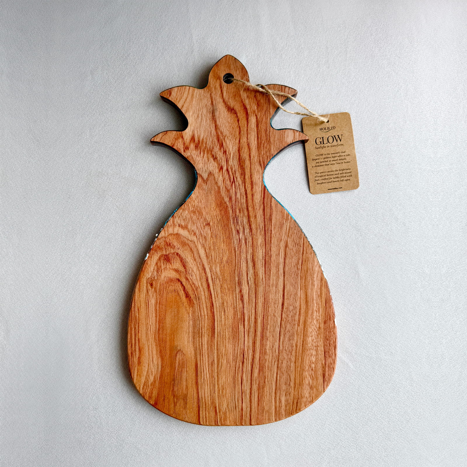 "Glow" – Ocean Resin Pineapple Board