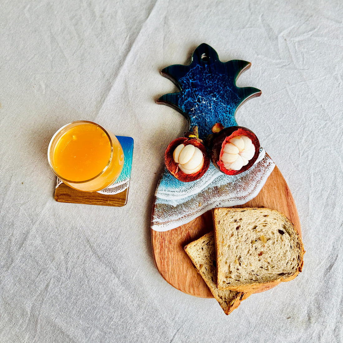 "Glow" – Ocean Resin Pineapple Board
